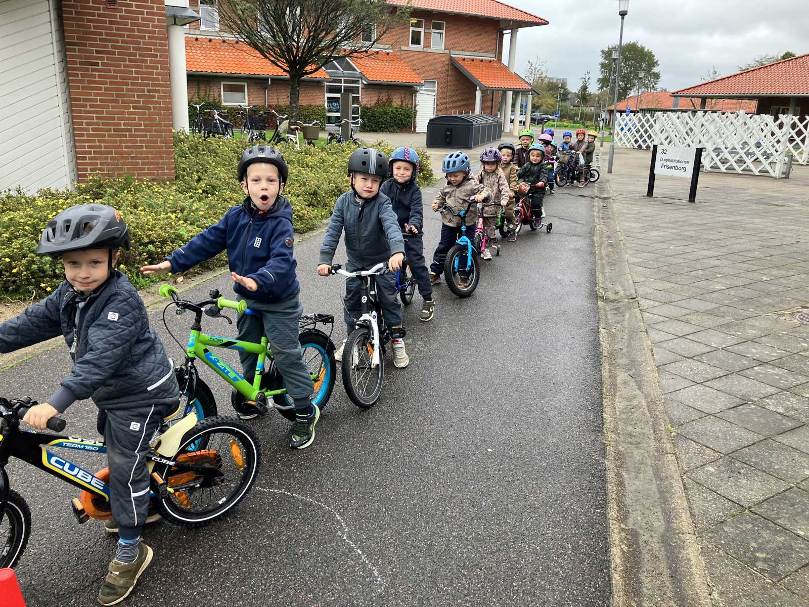 Børn klar til cykeltur